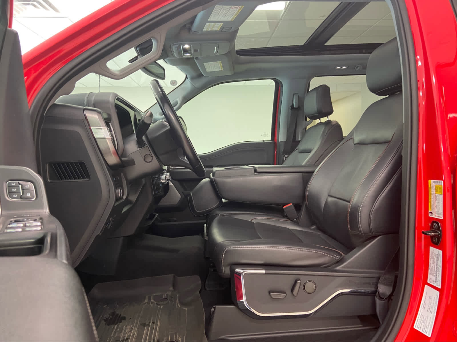 Used 2023 Ford F250 Lariat w/ Sport Appearance Package AWD/4WD image 19