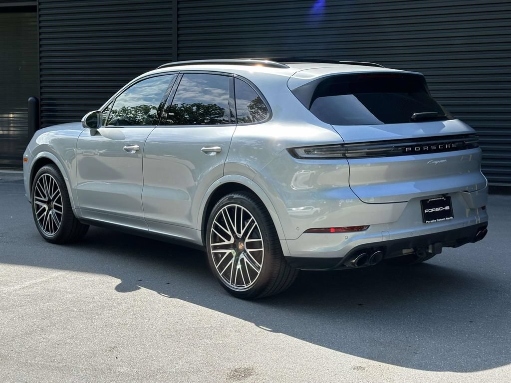 Certified 2026 Porsche Cayenne AWD/4WD image 3