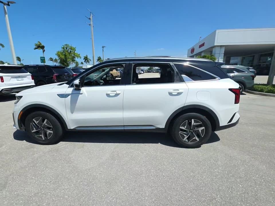 Used 2021 Kia Sorento EX FWD image 2