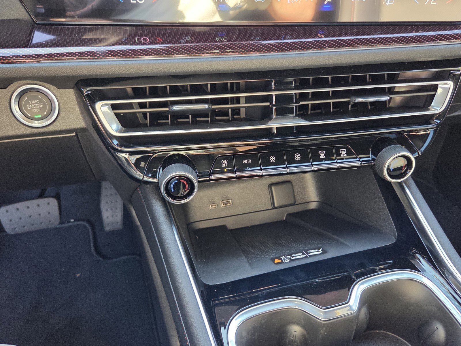 New 2026 Chevrolet Traverse Z71 w/ Enhanced Driving Package AWD/4WD image 30