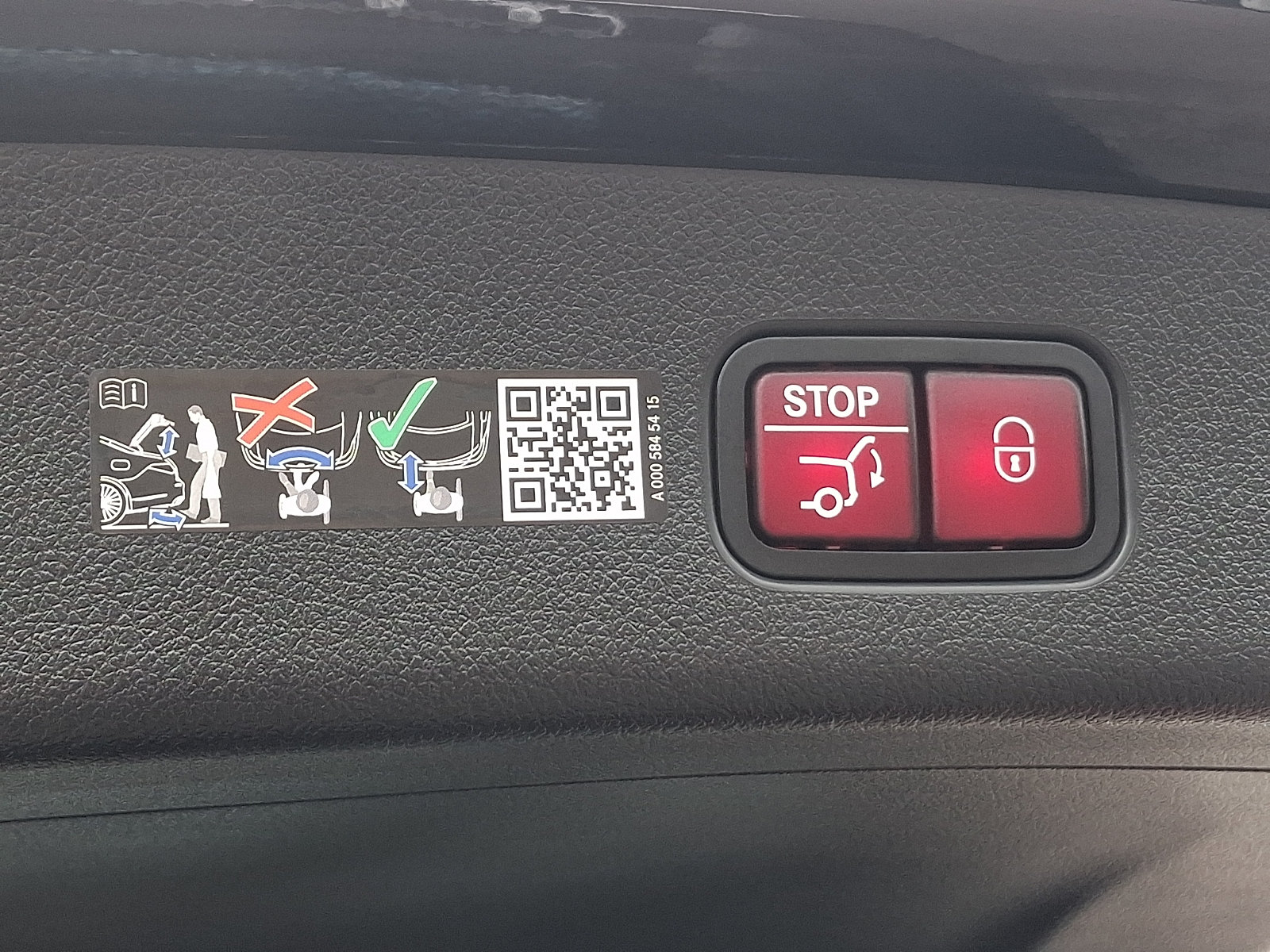 Used 2025 Mercedes-Benz GLC 300 image 30