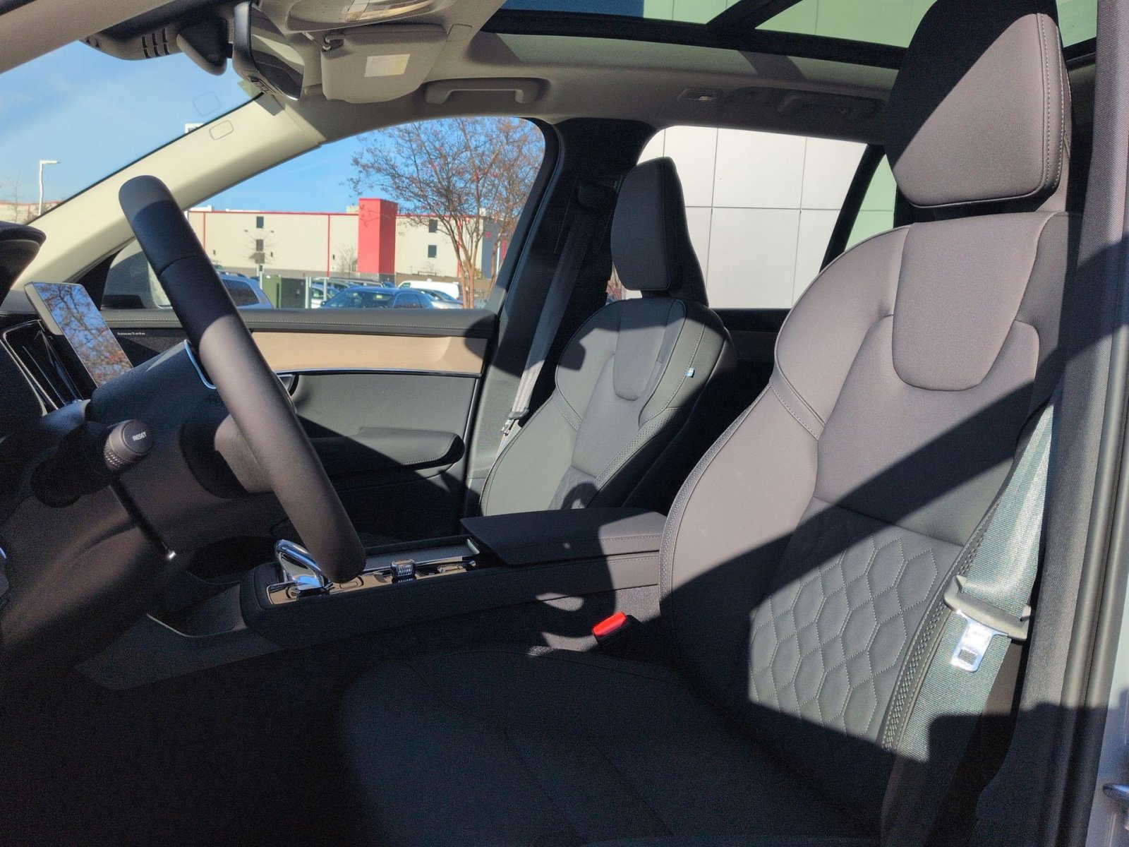 New 2026 Volvo XC90 B6 Plus image 13