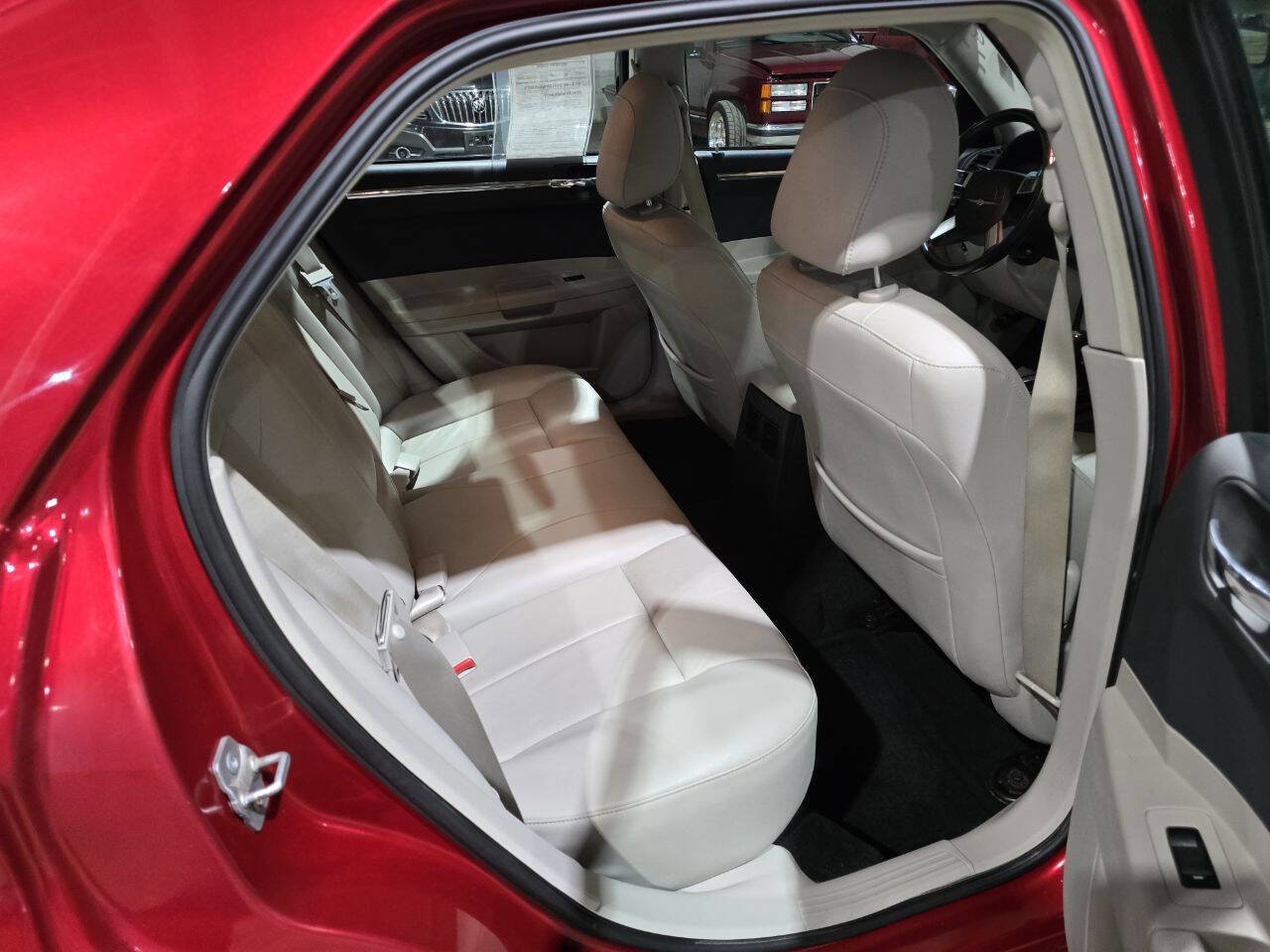 Used 2007 Chrysler 300 Touring L image 31