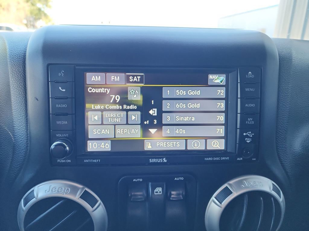 Used 2017 Jeep Wrangler Sahara w/ Connectivity Group image 25