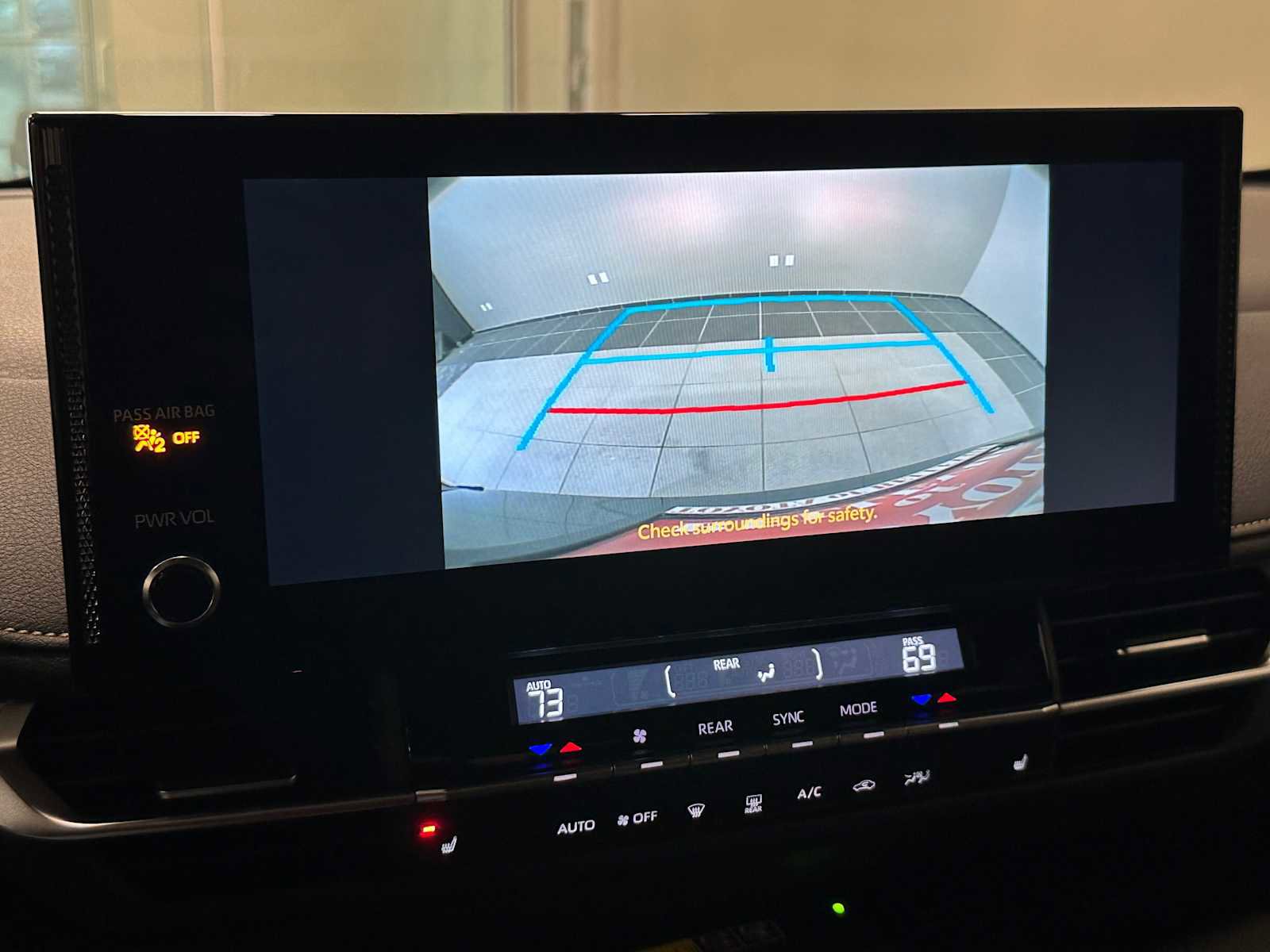 Certified 2025 Toyota Sienna XLE Woodland Edition image 15