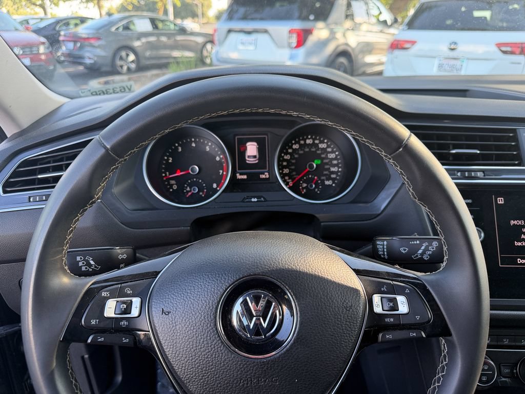 Used 2021 Volkswagen Tiguan SE FWD image 14
