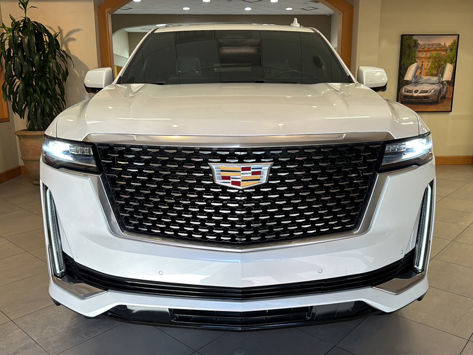 Used 2023 Cadillac Escalade ESV Premium Luxury RWD image 3