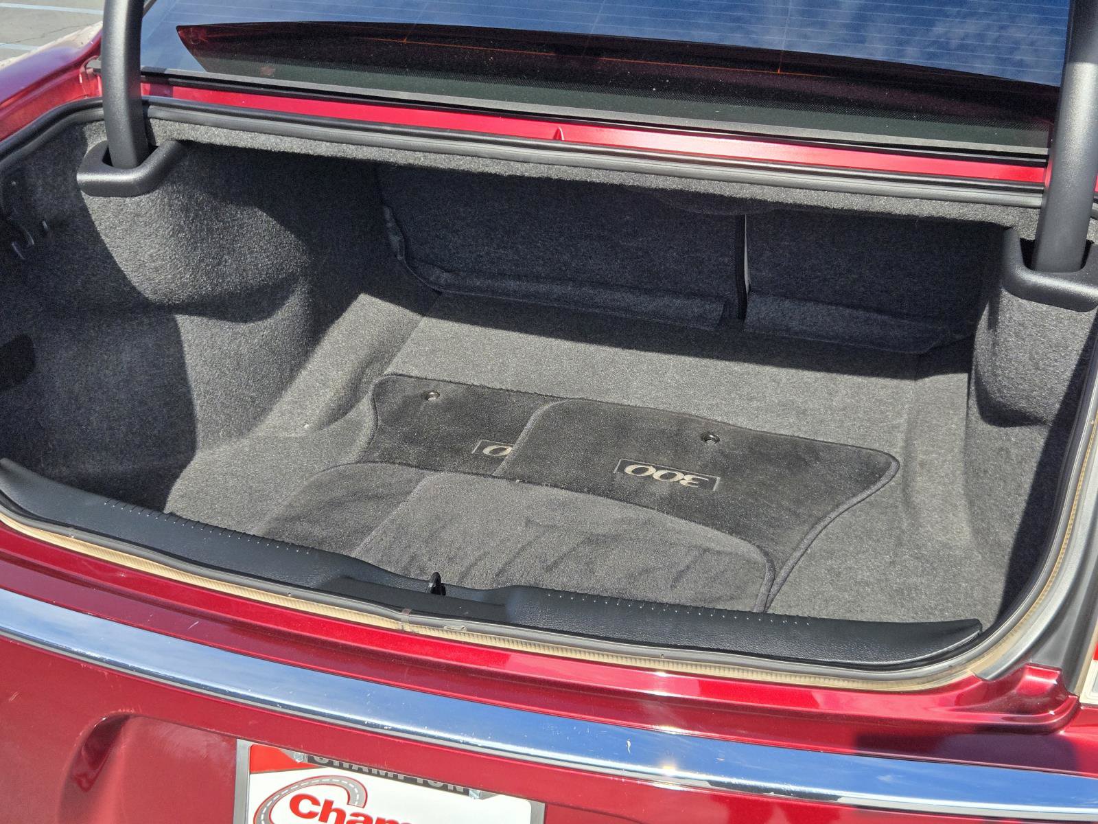 Used 2017 Chrysler 300 Limited RWD image 28