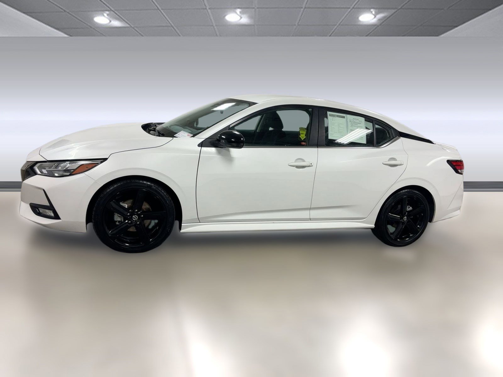 Used 2023 Nissan Sentra SR image 2