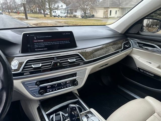 Used 2018 BMW 750i xDrive image 48