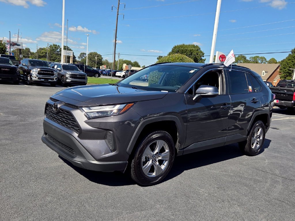 Used 2024 Toyota RAV4 XLE FWD image 3