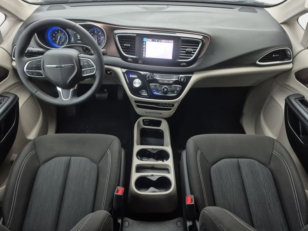 Used 2024 Chrysler Voyager LX FWD image 14