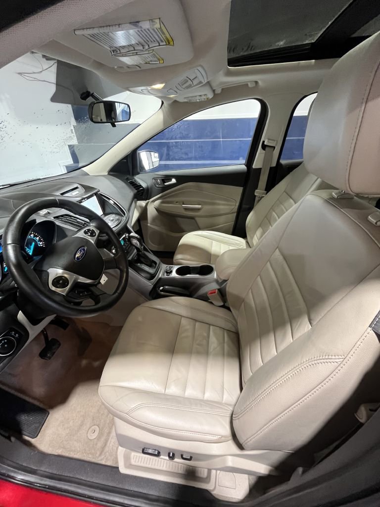 Used 2016 Ford Escape SE w/ SE Leather Comfort Package image 5