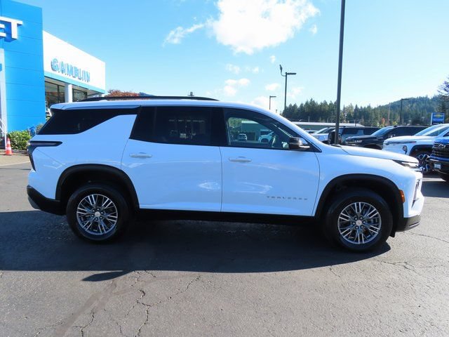 Used 2025 Chevrolet Traverse LT AWD/4WD image 8