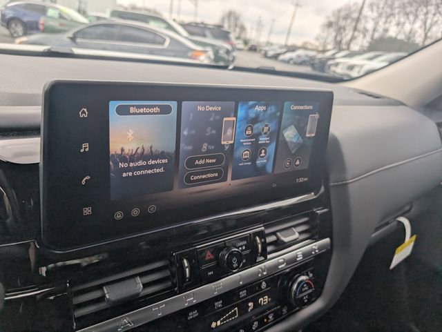 New 2026 Nissan Pathfinder SL image 21