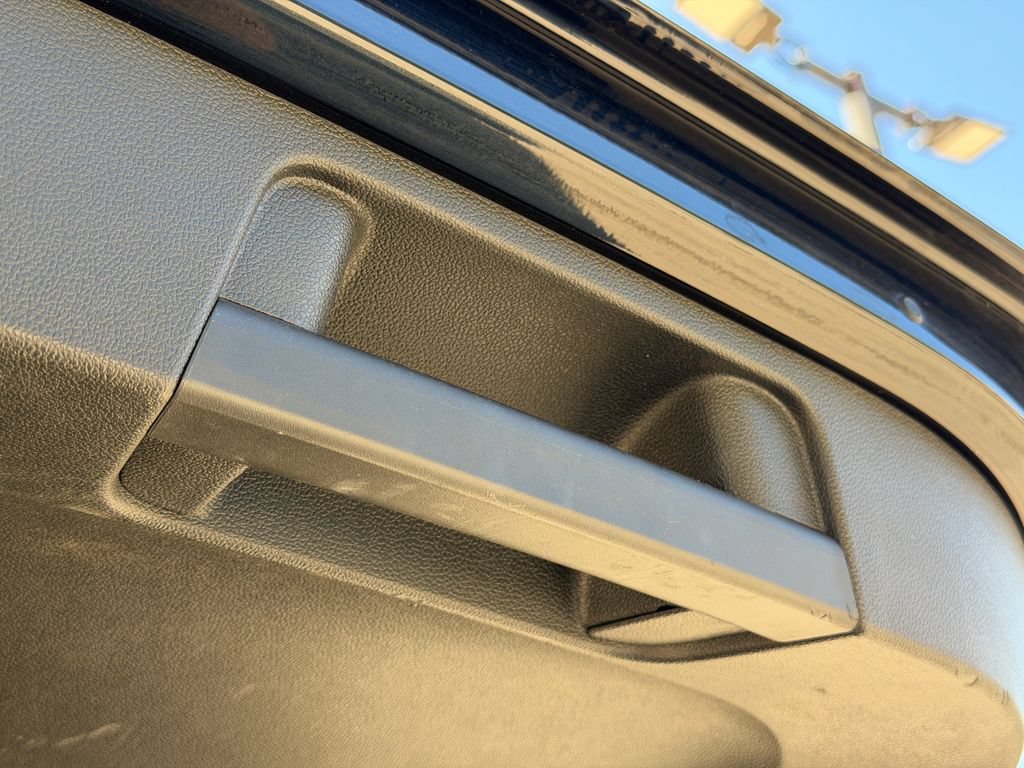 Certified 2022 Volkswagen Taos SE FWD image 29