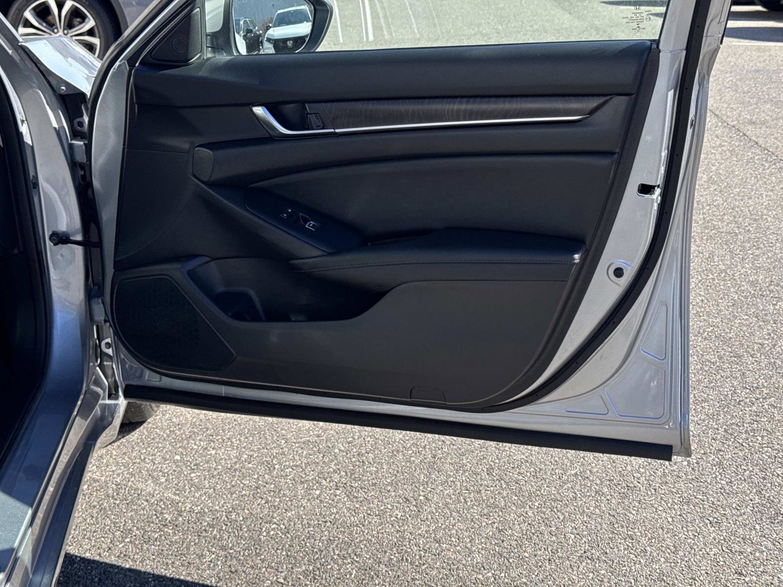 Used 2019 Honda Accord EX image 14