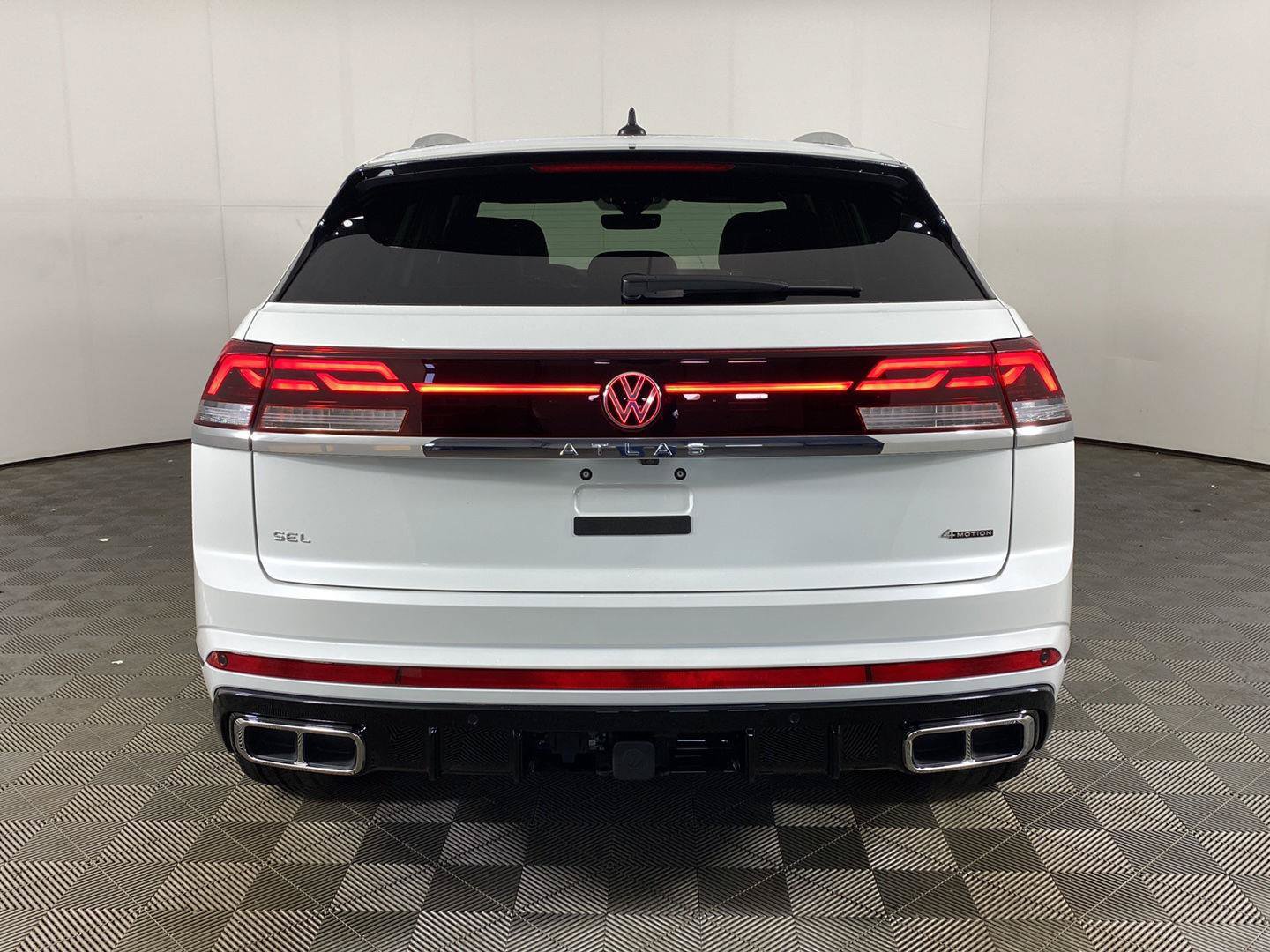 Used 2026 Volkswagen Atlas Cross Sport SEL Premium R-Line AWD/4WD image 4