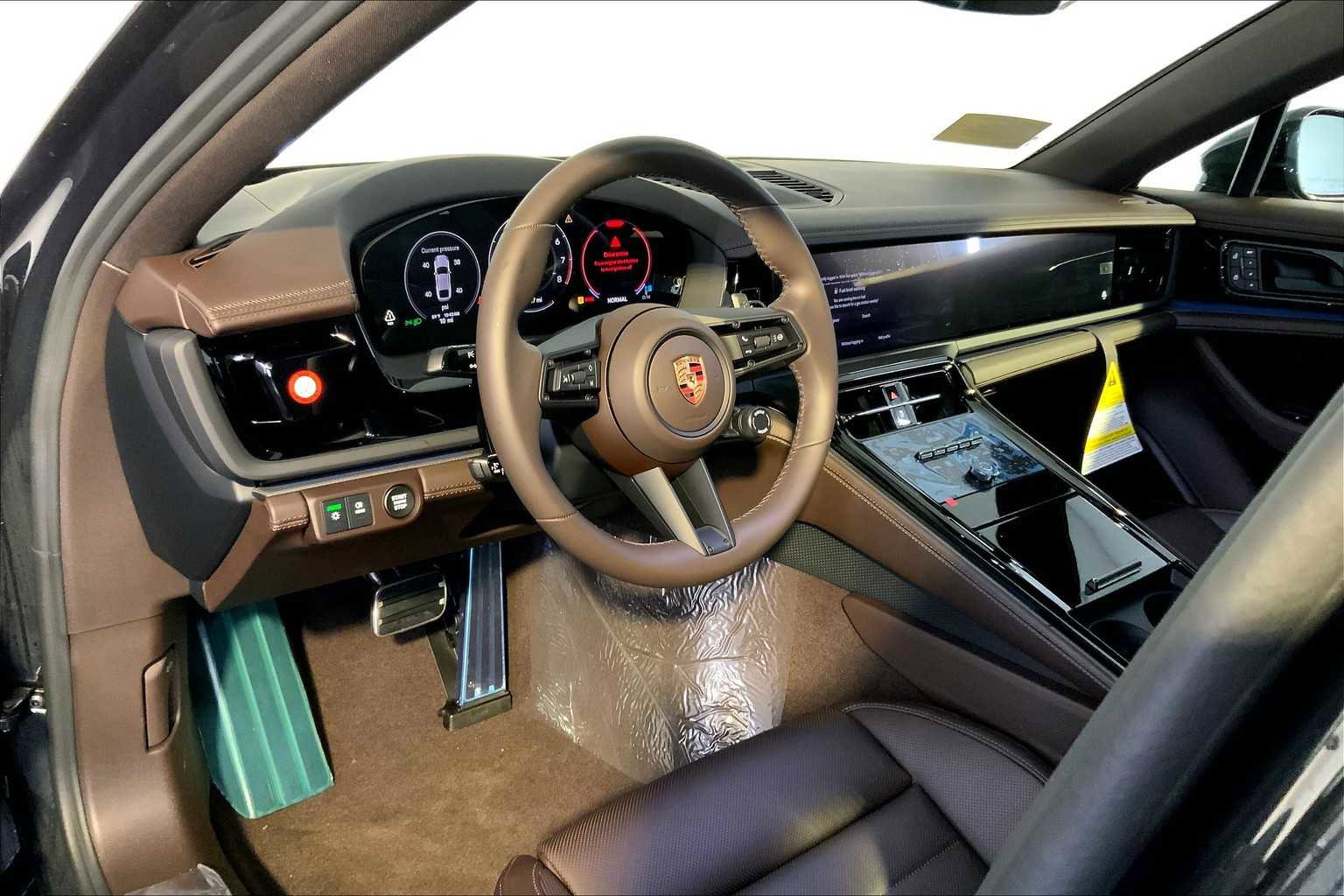 New 2026 Porsche Panamera 4 image 4