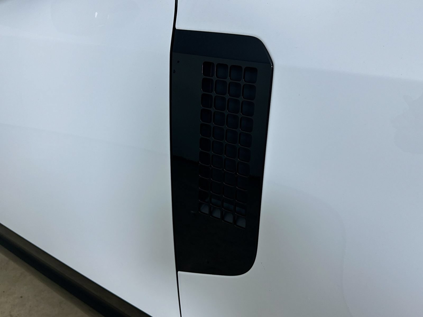New 2026 Land Rover Defender 110 X-Dynamic SE AWD/4WD image 9