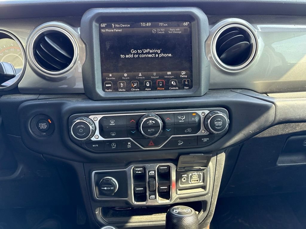 Used 2018 Jeep Wrangler Unlimited Sahara w/ Uconnect 4C Nav & Sound Group AWD/4WD image 23