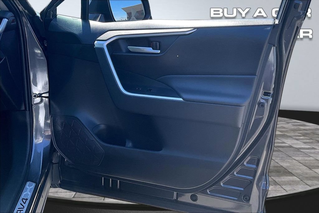 Used 2024 Toyota RAV4 XLE AWD/4WD image 23