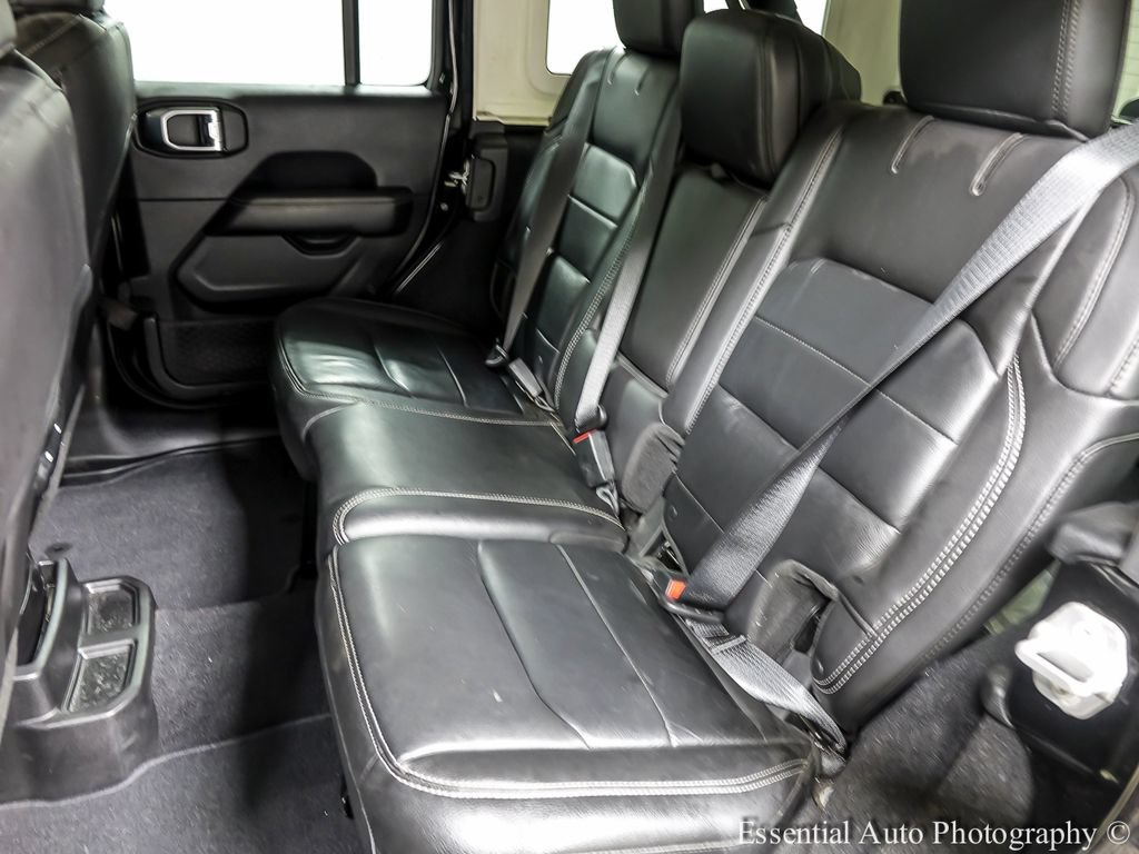 Used 2018 Jeep Wrangler Unlimited Sahara AWD/4WD image 11