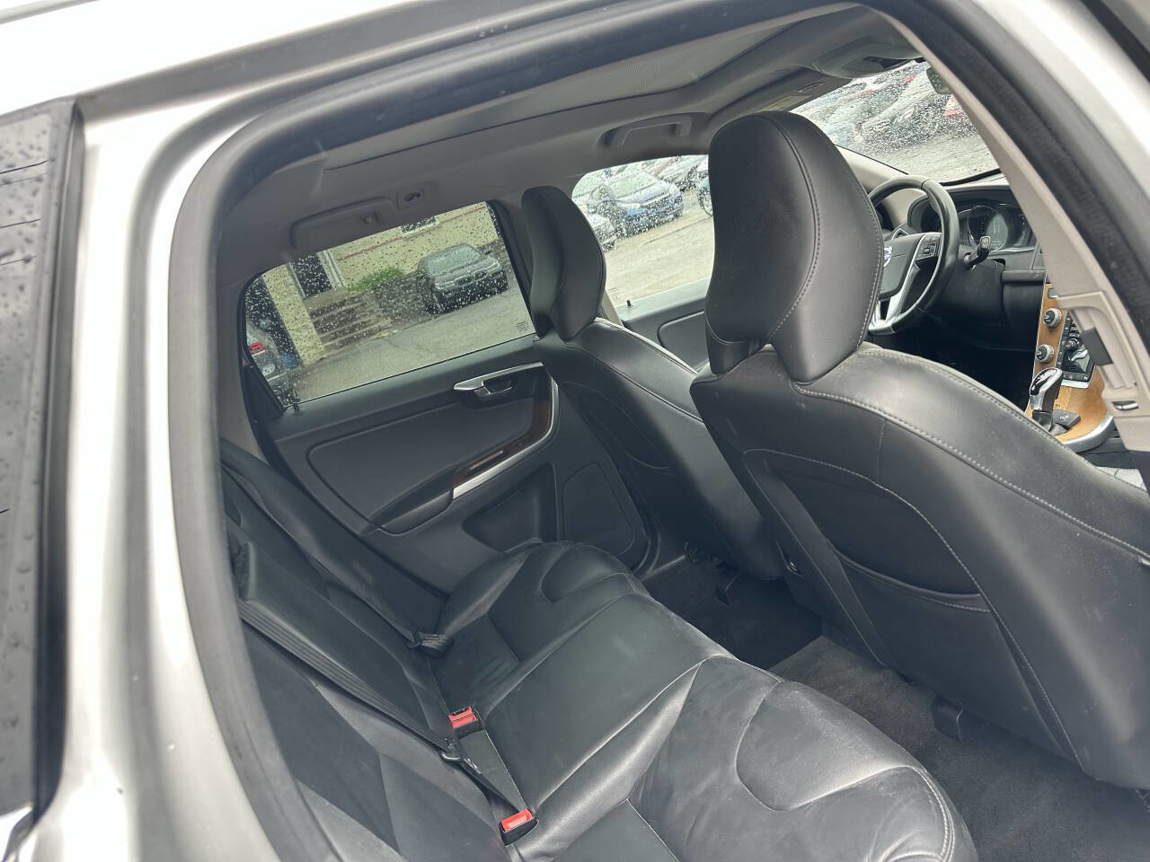 Used 2017 Volvo XC60 T5 Inscription w/ Preferred Option Package image 17