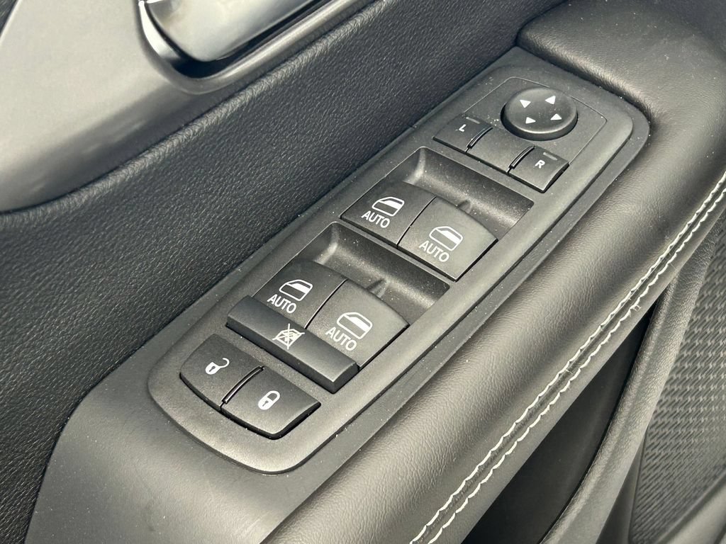 New 2026 Chrysler Voyager LX FWD image 12