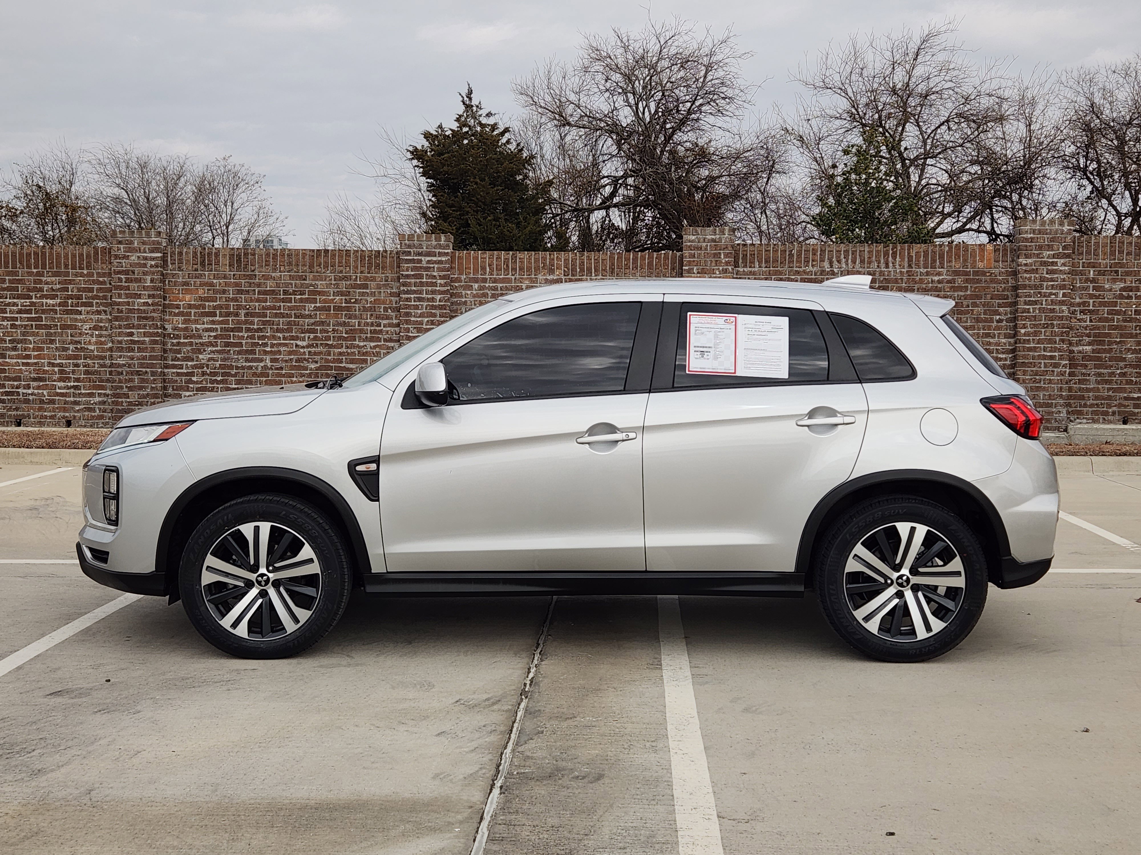 Used 2022 Mitsubishi Outlander Sport ES image 5