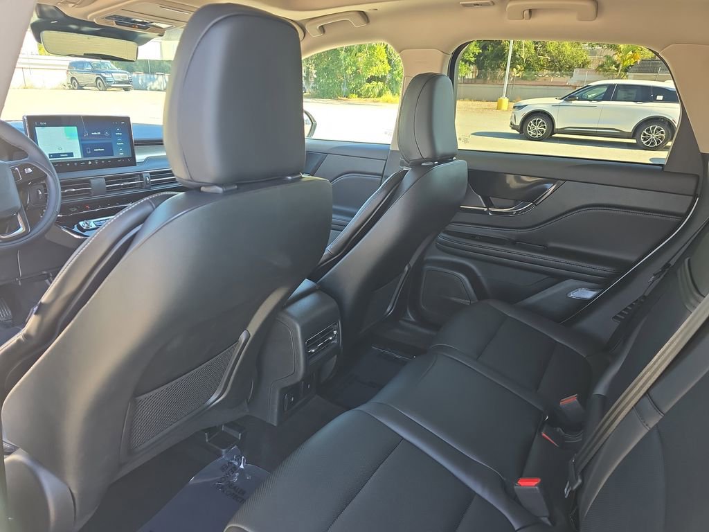 Used 2025 Lincoln Corsair AWD w/ Equipment Group 101A image 12