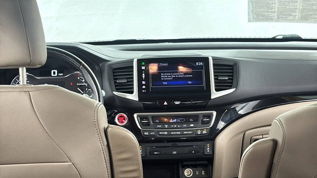 Used 2016 Honda Pilot Touring image 18