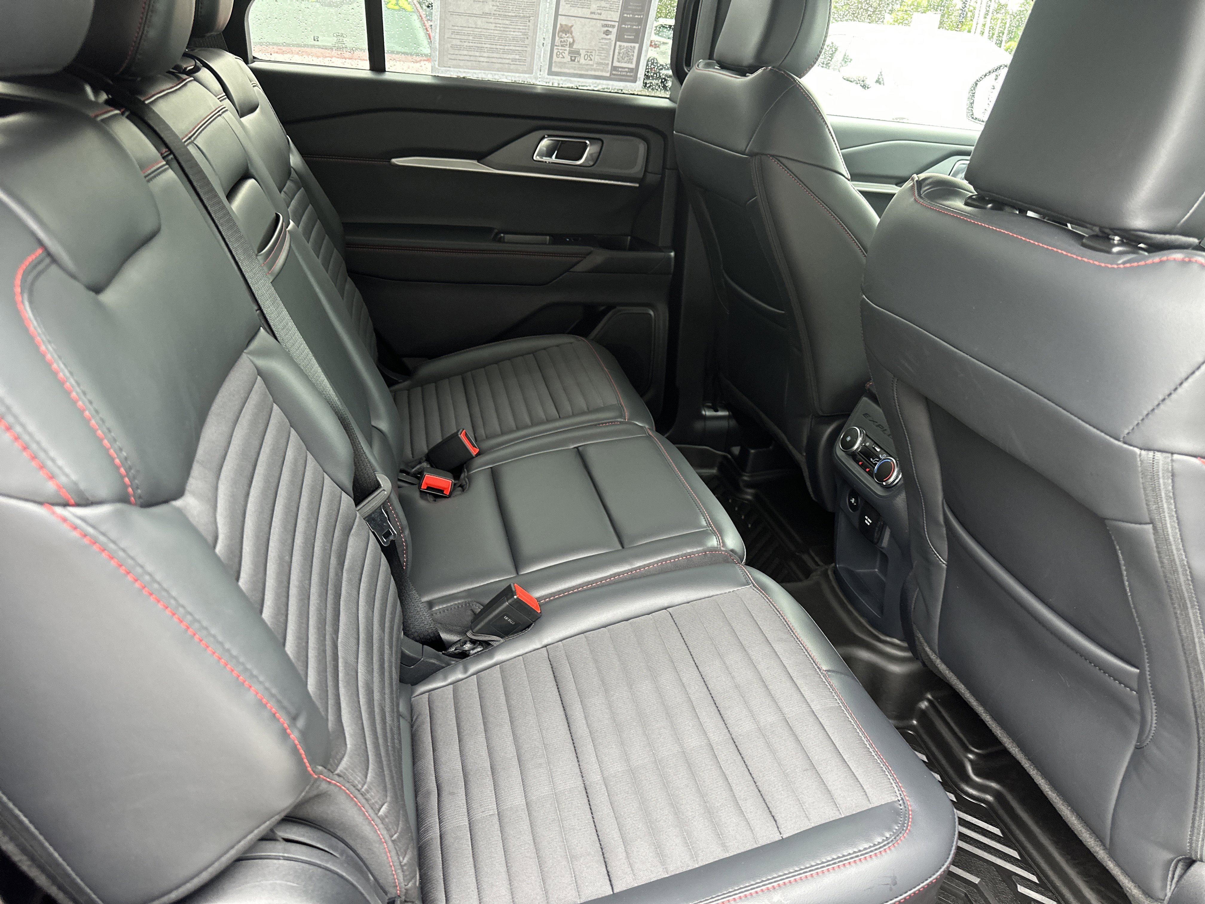 Used 2026 Ford Explorer ST-Line w/ Premium Package RWD image 7