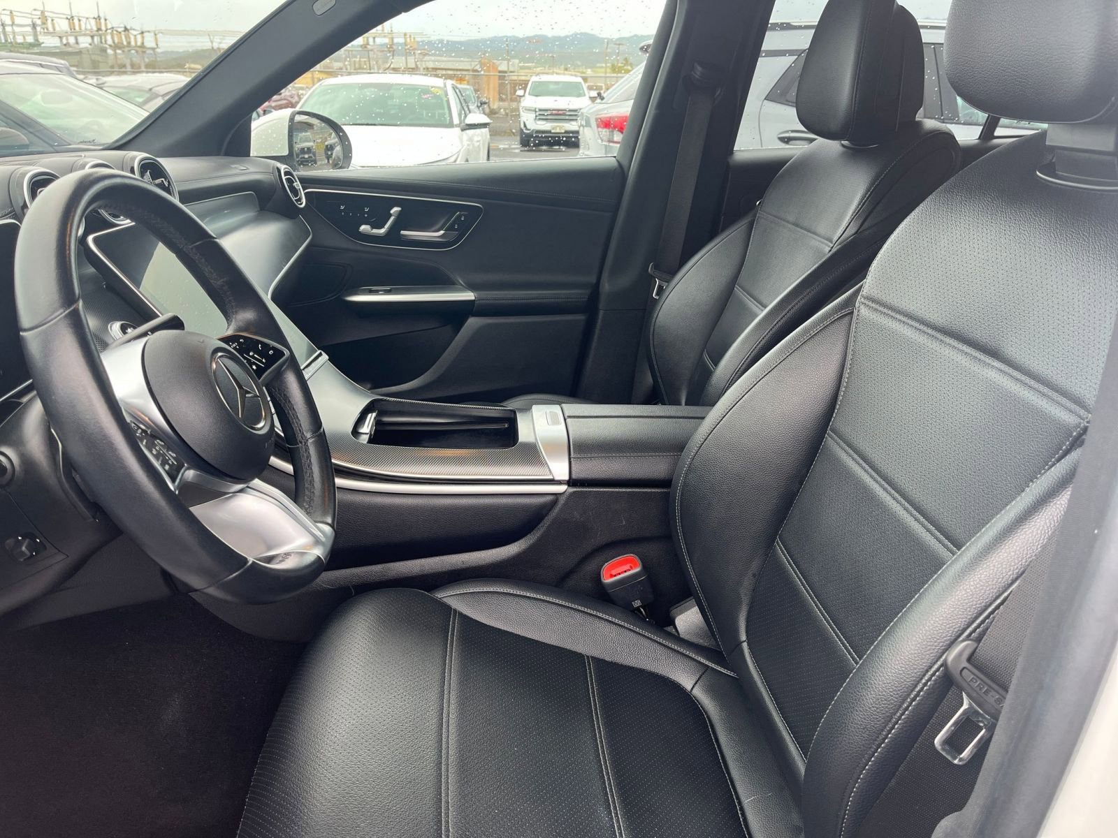 Used 2024 Mercedes-Benz GLC 300 image 28