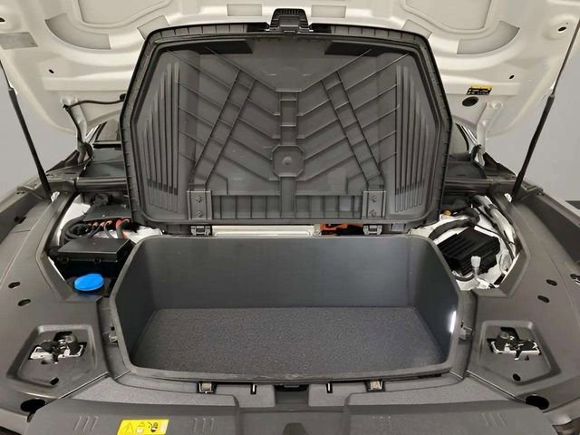 Used 2024 Audi Q8 e-tron Prestige w/ Prestige Package AWD/4WD image 92