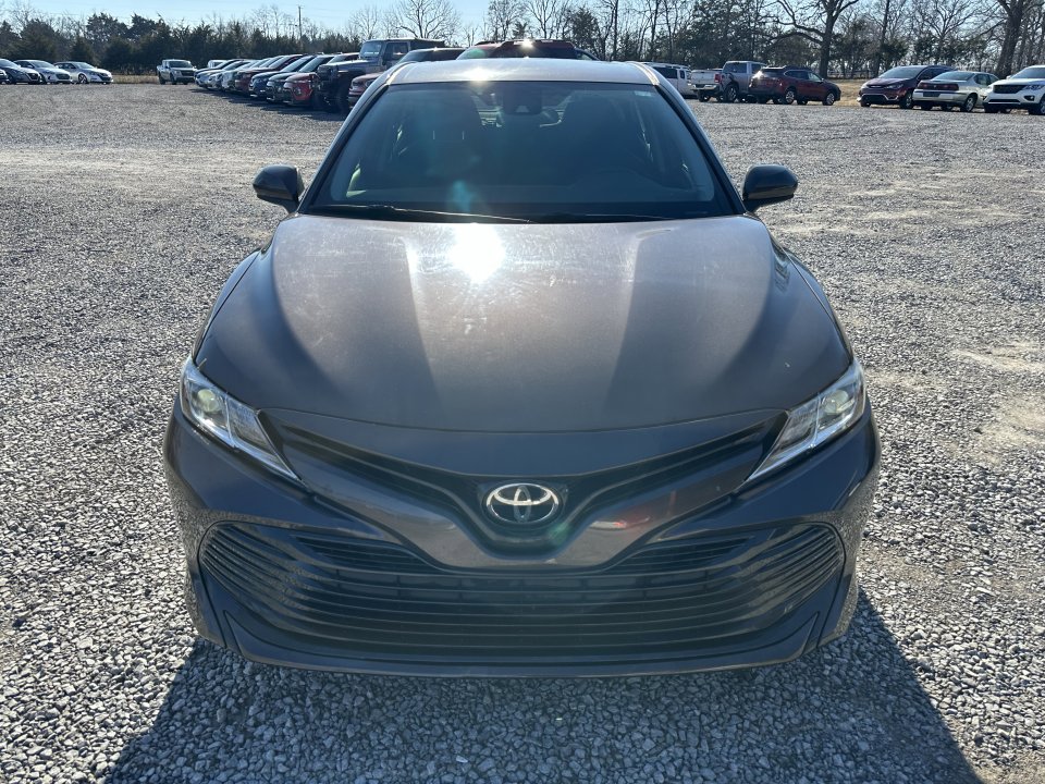 Used 2020 Toyota Camry LE image 2