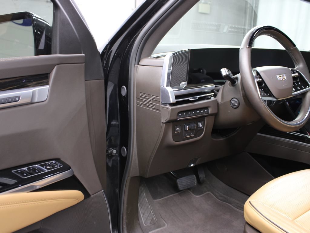 Used 2025 Cadillac Escalade Premium Luxury w/ Touring Package AWD/4WD image 63