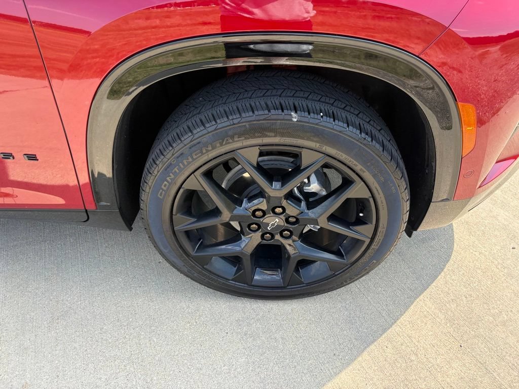 Used 2025 Chevrolet Traverse RS w/ LPO, Floor Liner Package FWD image 70