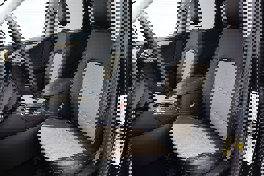 Used 2022 Ford Escape Titanium w/ Titanium Elite Package image 16