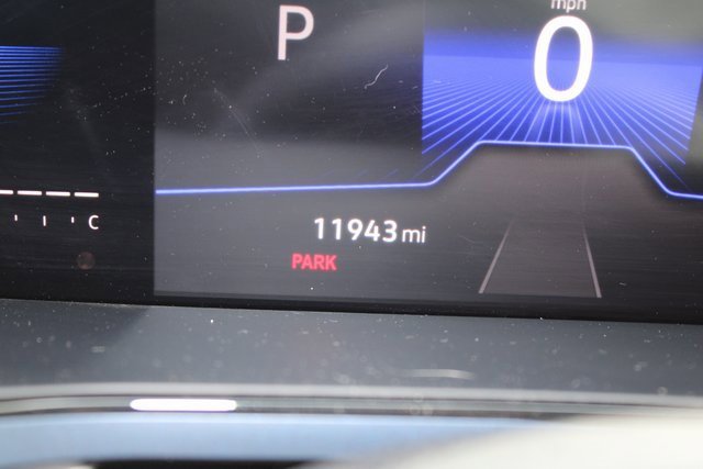 Used 2023 Volkswagen Taos SE w/ Panoramic Sunroof Package image 15