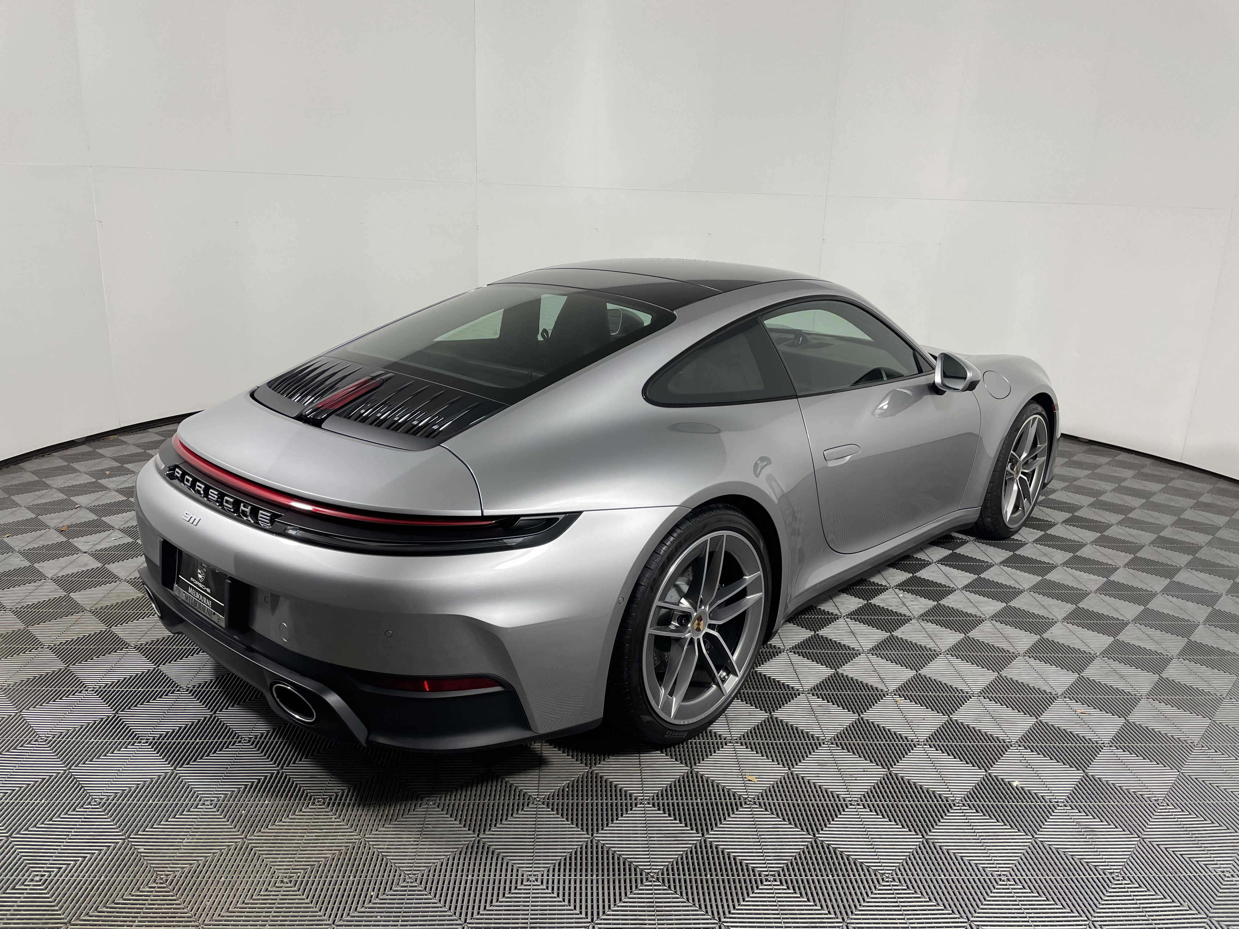 Used 2025 Porsche 911 Carrera image 7