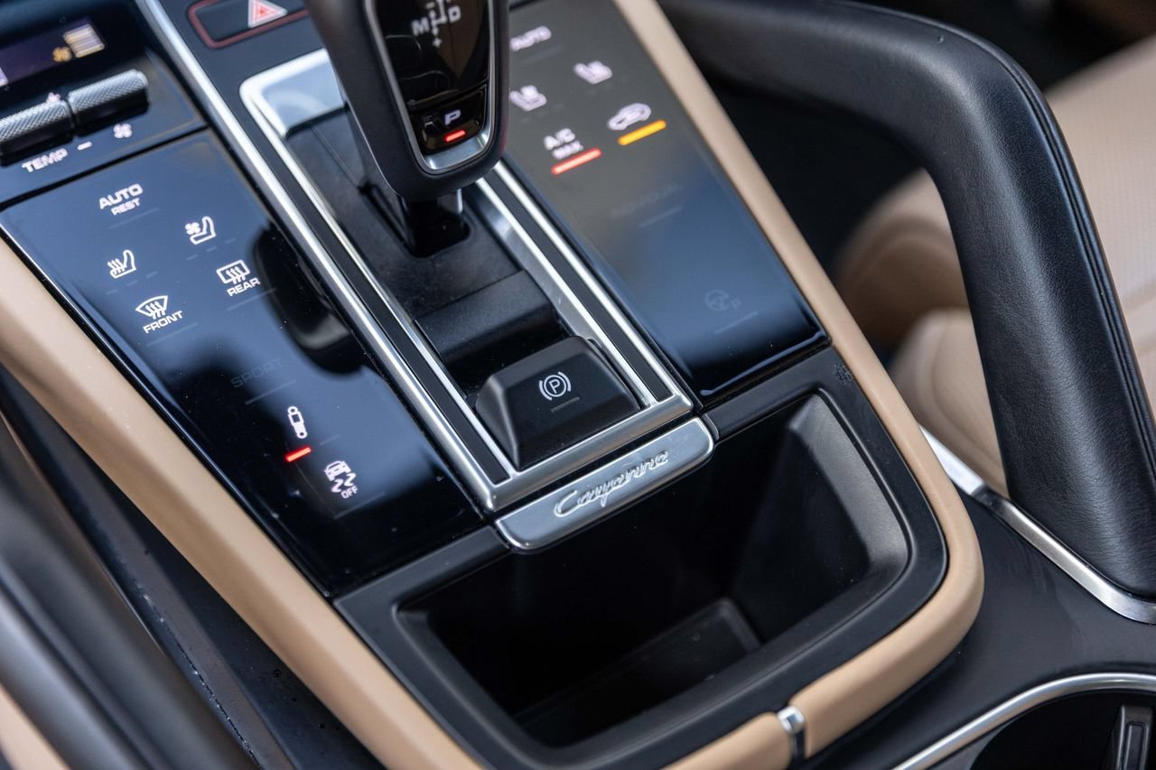 Used 2020 Porsche Cayenne Turbo AWD/4WD image 33