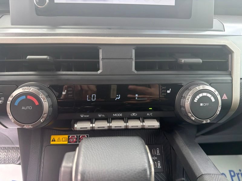 Used 2024 Toyota Tacoma SR5 AWD/4WD image 28
