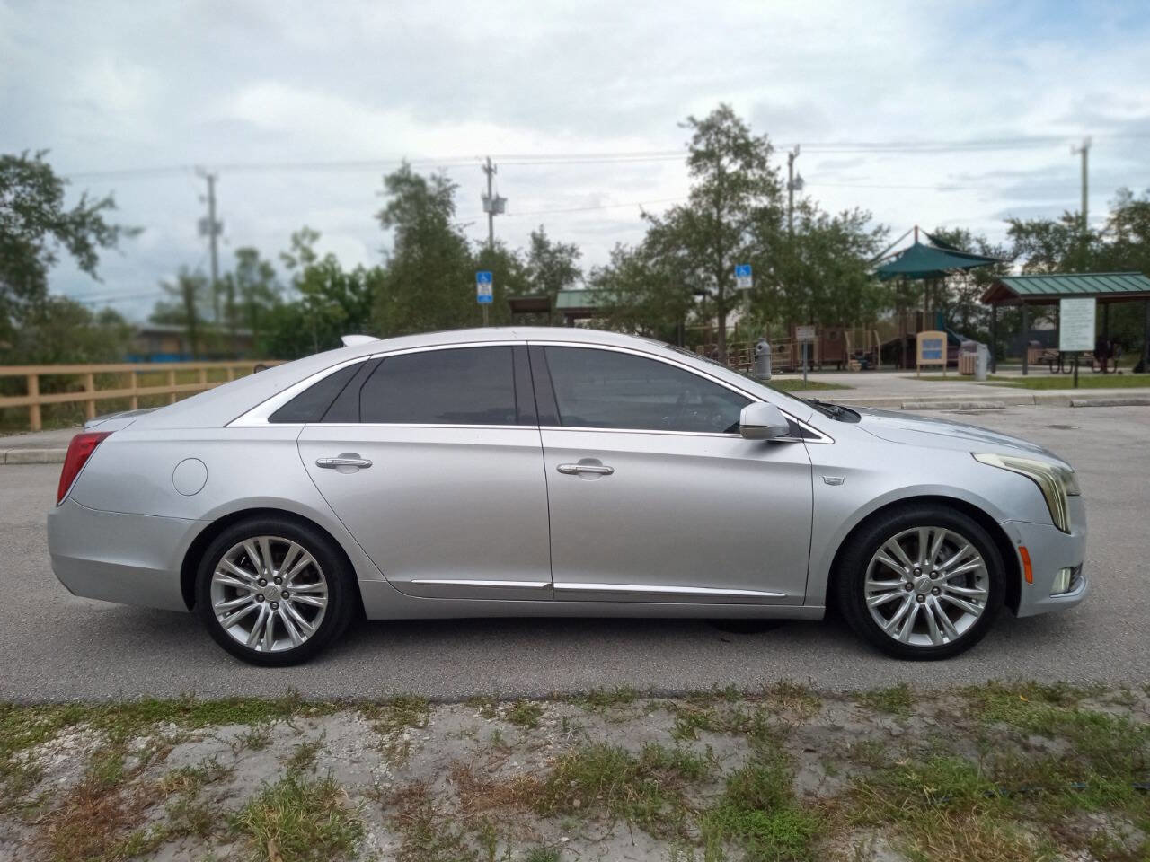 Used 2018 Cadillac XTS Luxury image 5