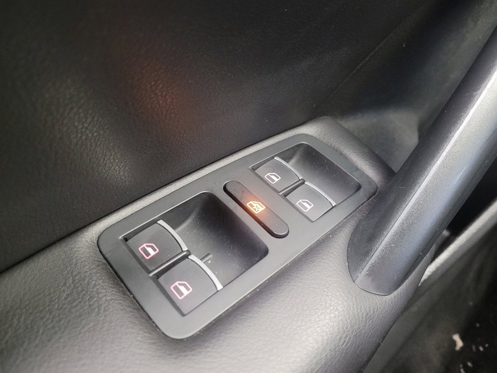 Used 2015 Volkswagen Passat 1.8T SEL Premium image 27