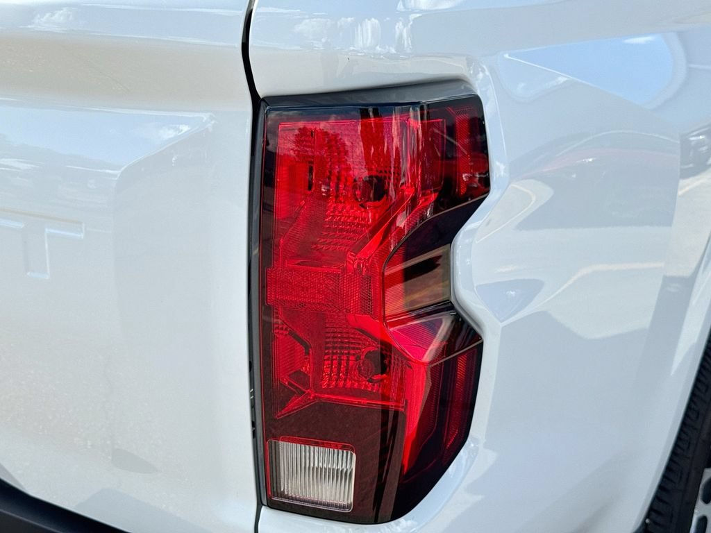 Used 2025 Chevrolet Colorado W/T w/ Advanced Trailering Package RWD image 30