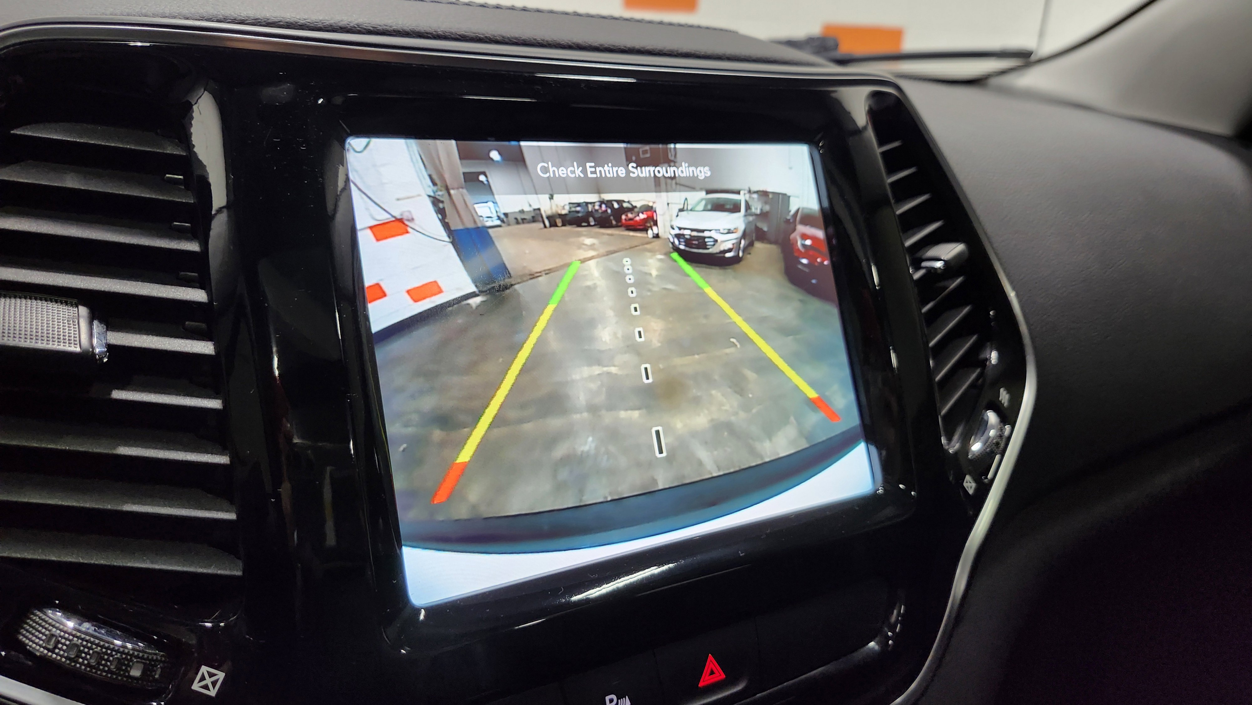 Used 2020 Jeep Cherokee Limited image 7