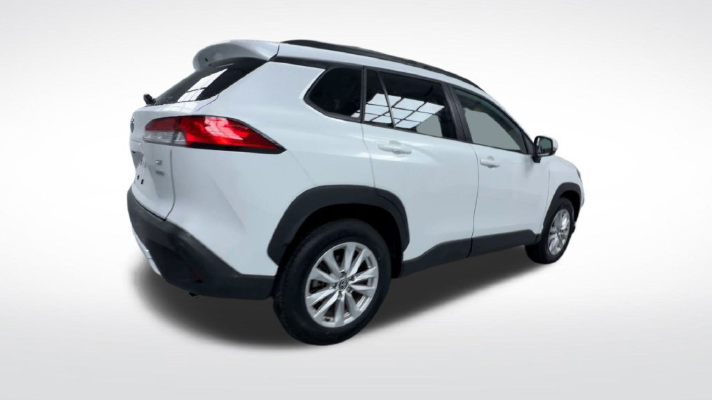 Certified 2023 Toyota Corolla Cross LE w/ Moonroof Package AWD/4WD image 8