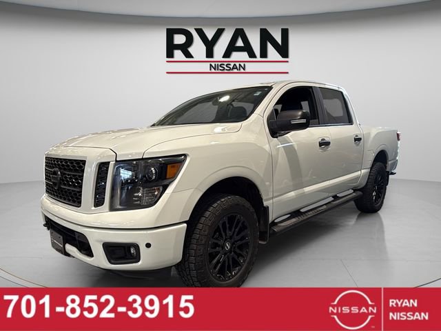 Certified 2019 Nissan Titan SL w/ Midnight Edition image 5