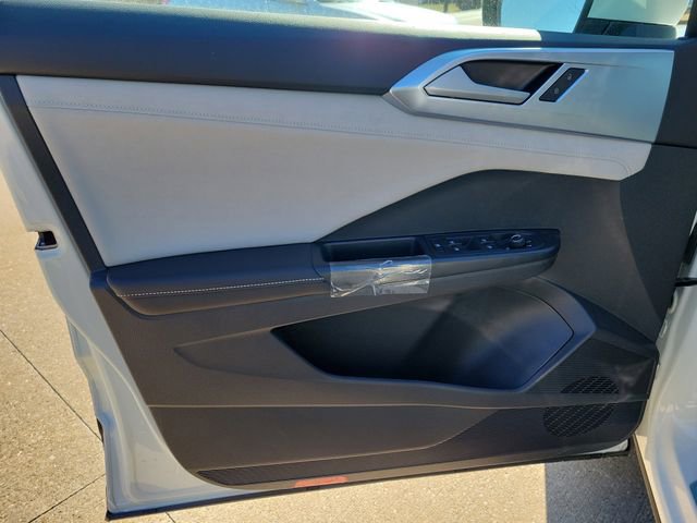 New 2026 Volkswagen Taos SE image 18